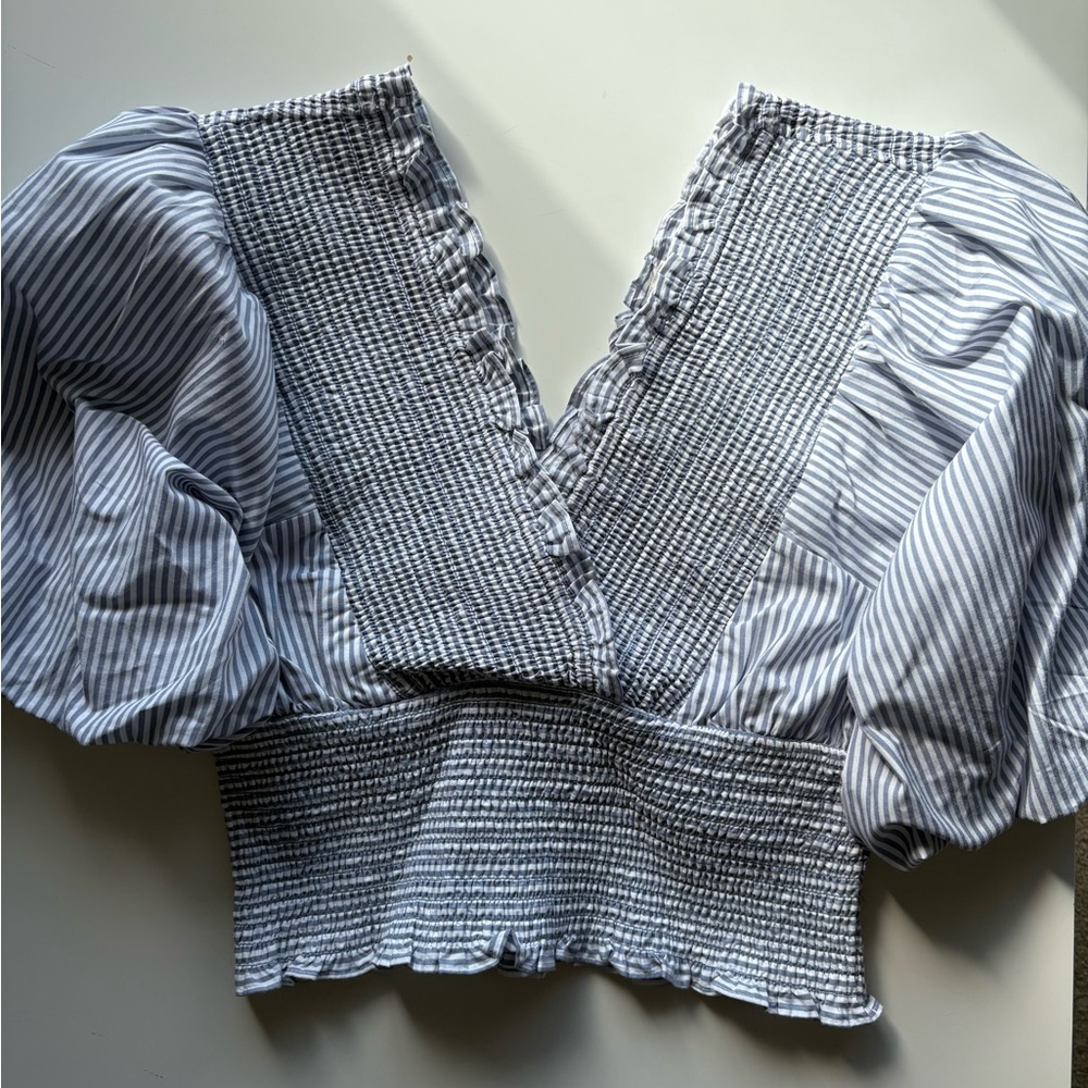 Abercrombie & Fitch Smocked V-Neck Puff Sleeve Top - Blue Stripe Size Small